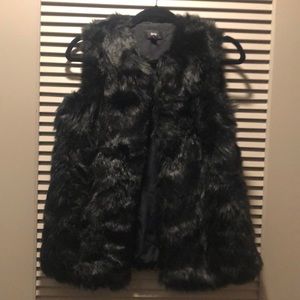Black faux fur vest
